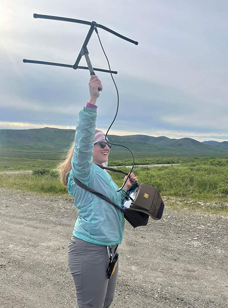 Henslee searches for radio signals from collared moose Photo bystrong strongShauntel BrunerAlvanna