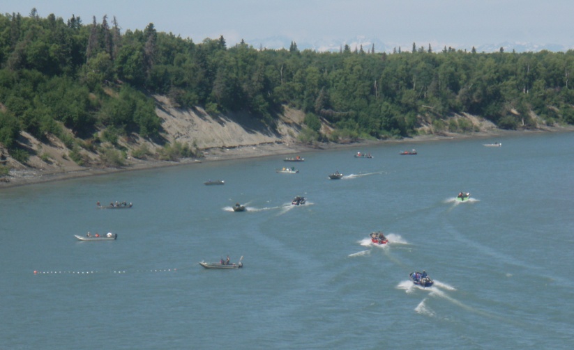 Netting often occurs during crowded conditions. Please yield to and give a wide berth to the ADF&G gillnet and boat